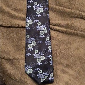 Floral tie